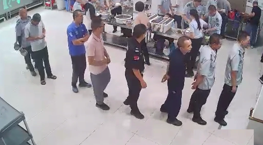 樵顺时代食堂取餐现场