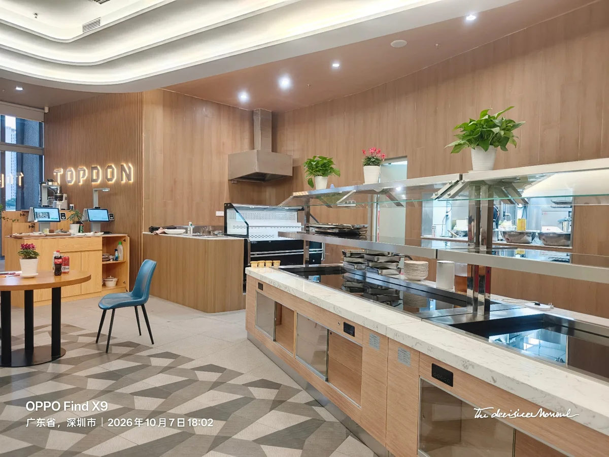鼎食空间食堂自选取餐线与保温餐台